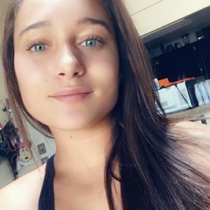 Meet your Posher, Dakota